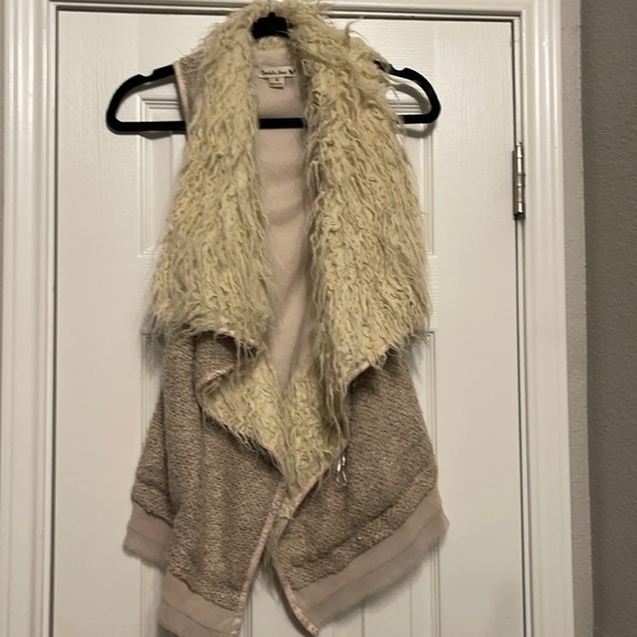 Double zero fly away faux fur vest - Picture 5 of 10